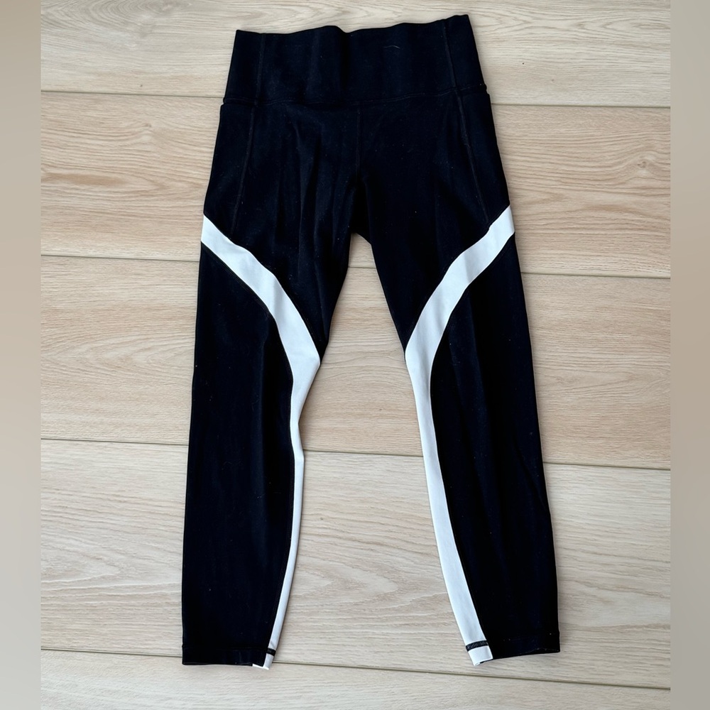 Athleta Salutation 7/8 Stash Pocket Legging